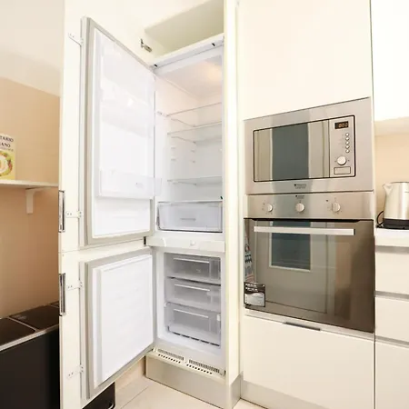 Unique Tiburtina Bed & Breakfast *