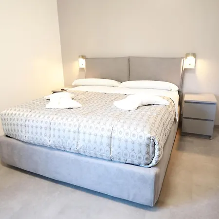Unique Tiburtina Bed & Breakfast *